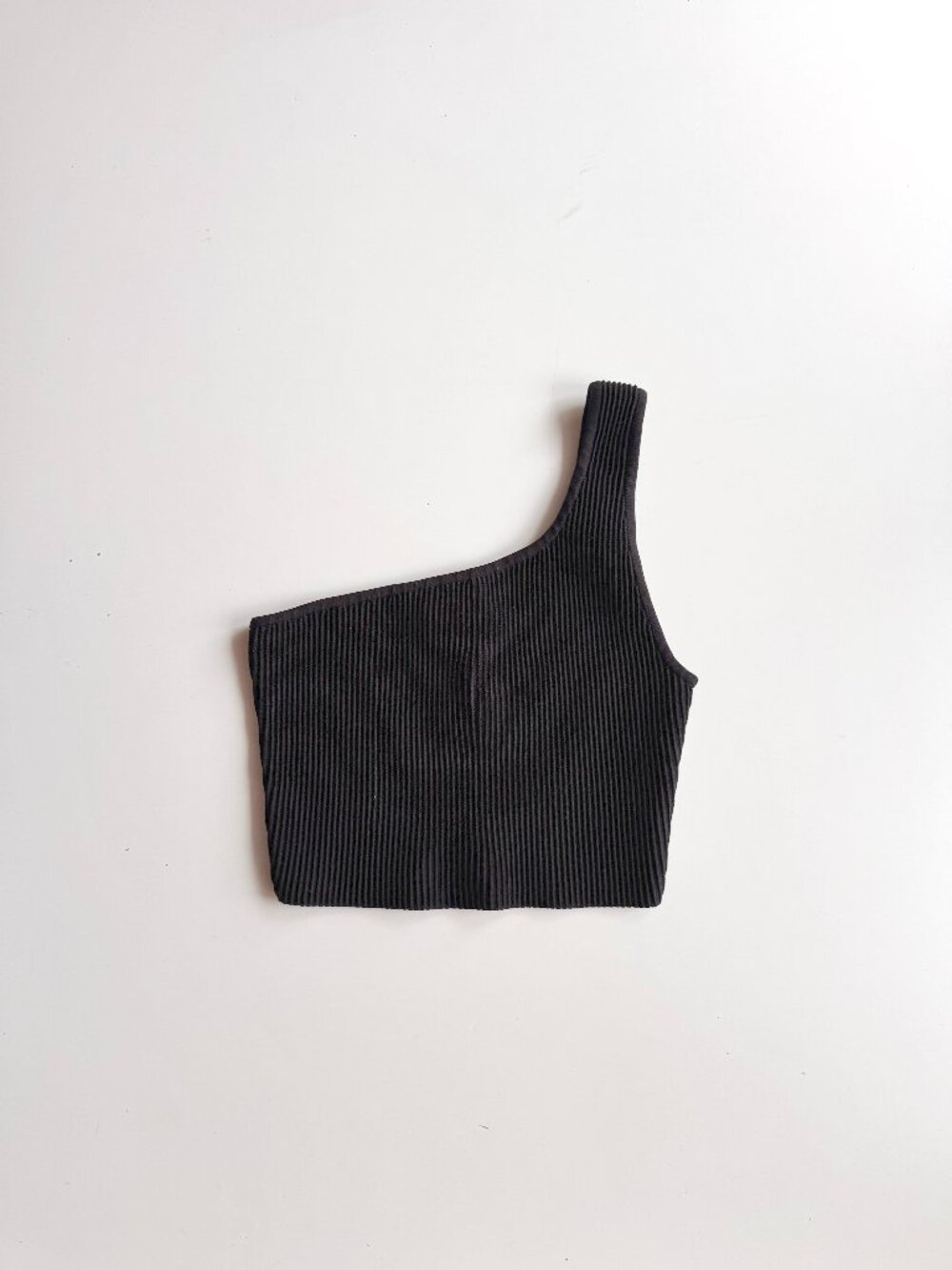 Aritzia BABATON Sculpt Knit Black Ribbed One Shoulder Cropped Tank, Size S